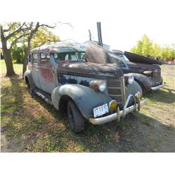 APPROXIMATELY 1937 PONTIAC 4 DOOR CAR