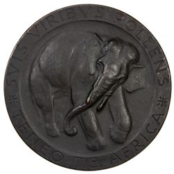 ITALY: AE medal (169.8g), 1935. EF