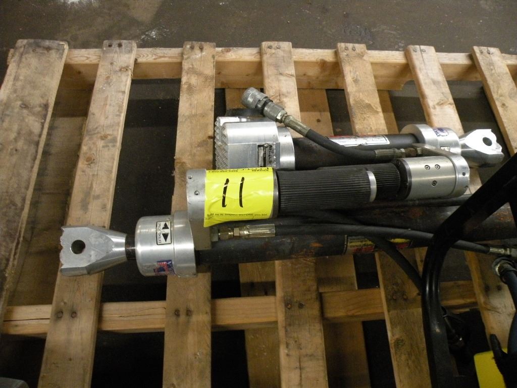 Jaws of life portable hydraulic unit w/4 rams