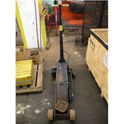 Long frame floor jack