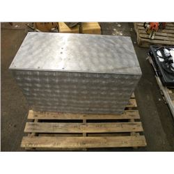 Aluminum box
