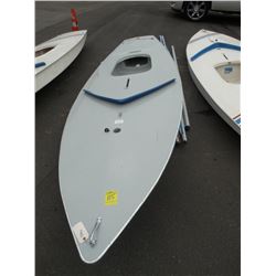 AMF Sunfish 14ft sailboat w/mast & sail                      SN#-A1W26664C68