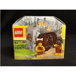LEGO 5004936 Iconic Cave Set - Caveman and Cavewoman Minifigures
