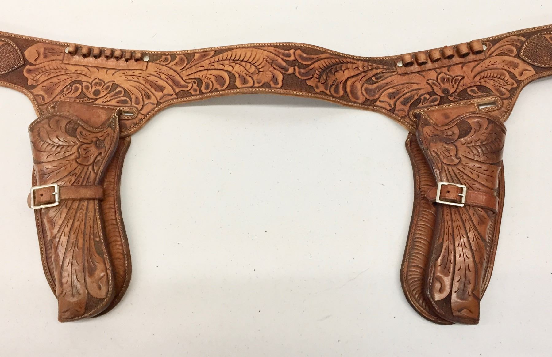 Nicely Tooled Double Gun Rig