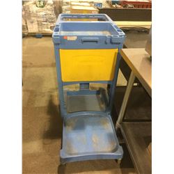 Rubbermaid Cart