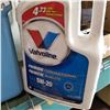 Image 2 : 4 JUGS OF VALVOLINE 5W20 MOTOR OIL