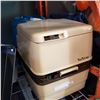 Image 1 : PORTA-POTTY 265 AND WATER JUG