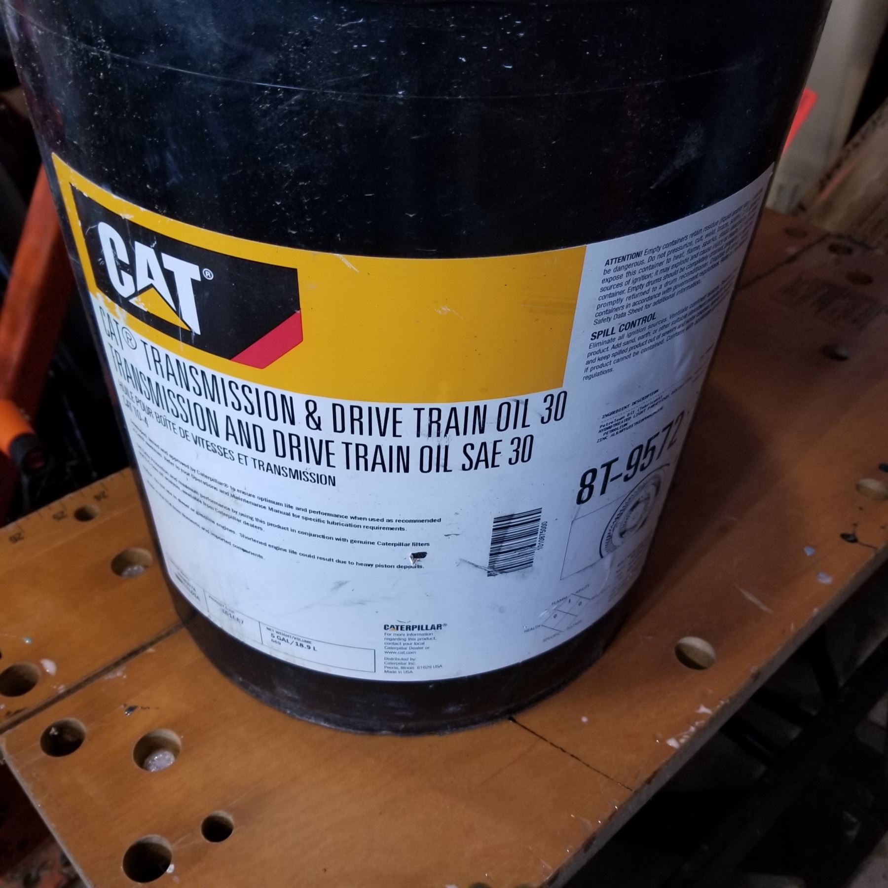CAT TRANSMISSION DRIVE CHAIN OIL 30 - Big Valley Auction