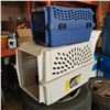 Image 2 : MEDIUM SIZE CLASSIC KENNEL CARRIER AND SMALL BLUE PET CARRIER