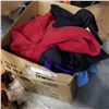 Image 1 : 2 BOXES OF FABRIC
