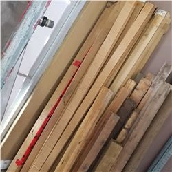 LOT OF QUARTER ROUND MOULDING