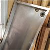 Image 2 : STAINLESS STEEL FISH-CLEANING TABLE TOP