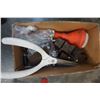 Image 2 : RED BIKE PUMP AND TOOLS