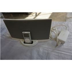 BOSE IPOD DOCKING STATION W/ APPLE IPOD