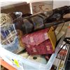 Image 2 : LOT OF DECORATIONS, RADIO, GLASS VASE