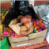 Image 3 : LOT OF HALLOWEEN COSTUMES, DARTH VADER, KNIGHT, ETC