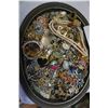 Image 2 : 2 TRAYS OF COSTUME JEWELLERY
