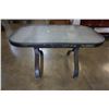 Image 2 : GLASS TOP PATIO TABLE