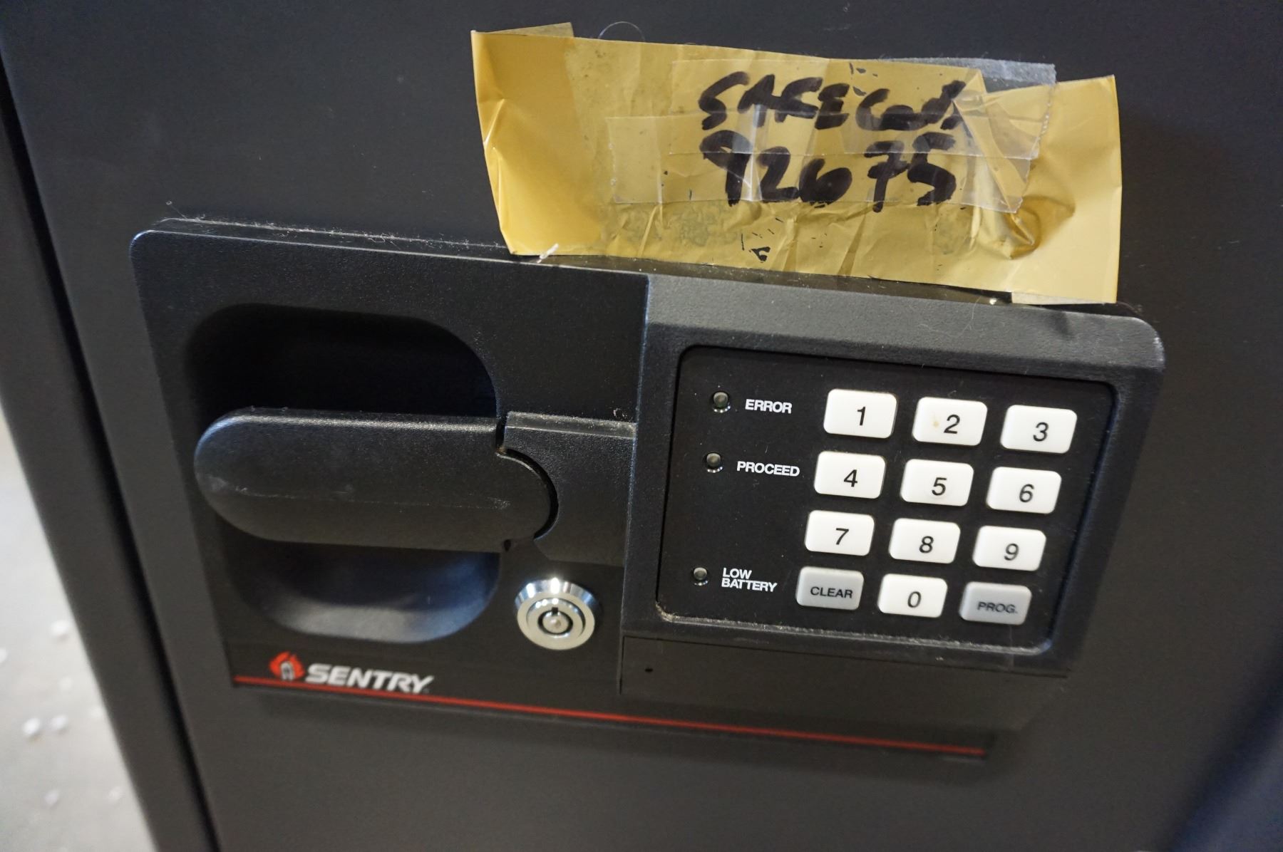 SENTRY ELECTRIC SAFE W CODE LOCKED NO KEY Big Valley Auction Sentry electric safe w code locked no key big valley auction
