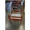 Image 5 : WOODEN DISPLAY ENDTABLE