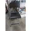 Image 2 : 6 FOLDING BAR STOOLS
