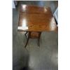 Image 3 : 2 TIER OAK PARLOUR TABLE