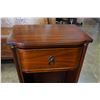 Image 2 : 1 DRAWER MAHOGANY NIGHT STAND