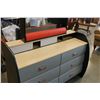 Image 2 : 8 DRAWER DRESSER W/ MIRROR