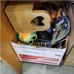 BOX OF ANTIQUES AND COLLECTIBLES