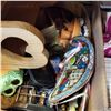 Image 2 : BOX OF ANTIQUES AND COLLECTIBLES