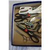 Image 3 : TRAY LOT OF SCISSORS - SOME SURGICAL/SOME BARBER