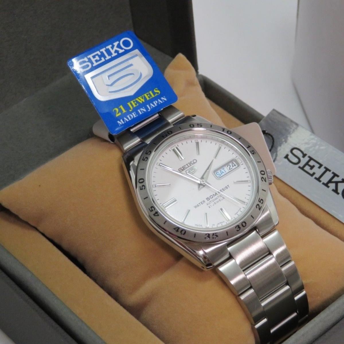 SEIKO 5 Automatic Classic Watch Made in Japan