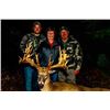 Image 2 : 5-day Michigan Northeastern White-Tailed Deer Hunt and King Salmon Fishing for Two Hunters