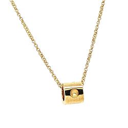 18k yellow gold pendant and 18 inch chain