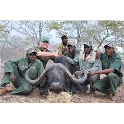 8 day South Africa 2 hunters 2 observeres includes 1 cape buffalo and 1 sable Donated by Africa Maxi