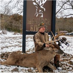 Illinois: 5 Day Northeastern Whitetail Archery Rut Hunt for One Hunter