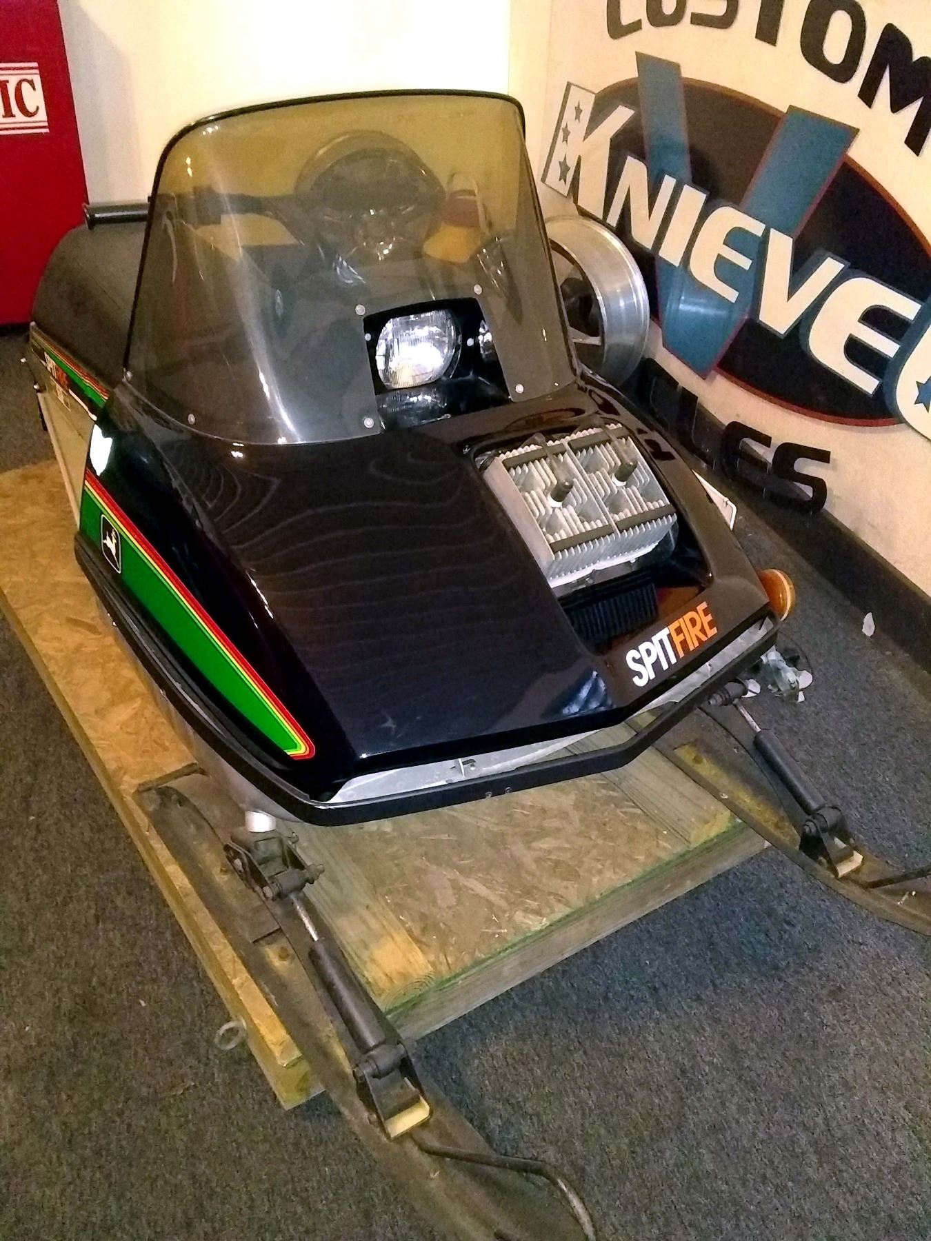 VINTAGE RESTORED JOHN DEERE SNOWMOBILE