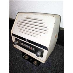 Vintage IH Fender Mount Tractor Radio, Works!
