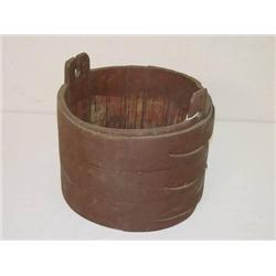  EARLY 8 1/2 FINGER LAPPED WOODEN WELL BUCKET W/ 