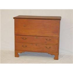  EARLY NEW ENGLAND PINE LIFT TOP 2 DRAWER BLANKET