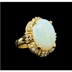 14KT Yellow Gold 4.68 ctw Opal and Diamond Ring