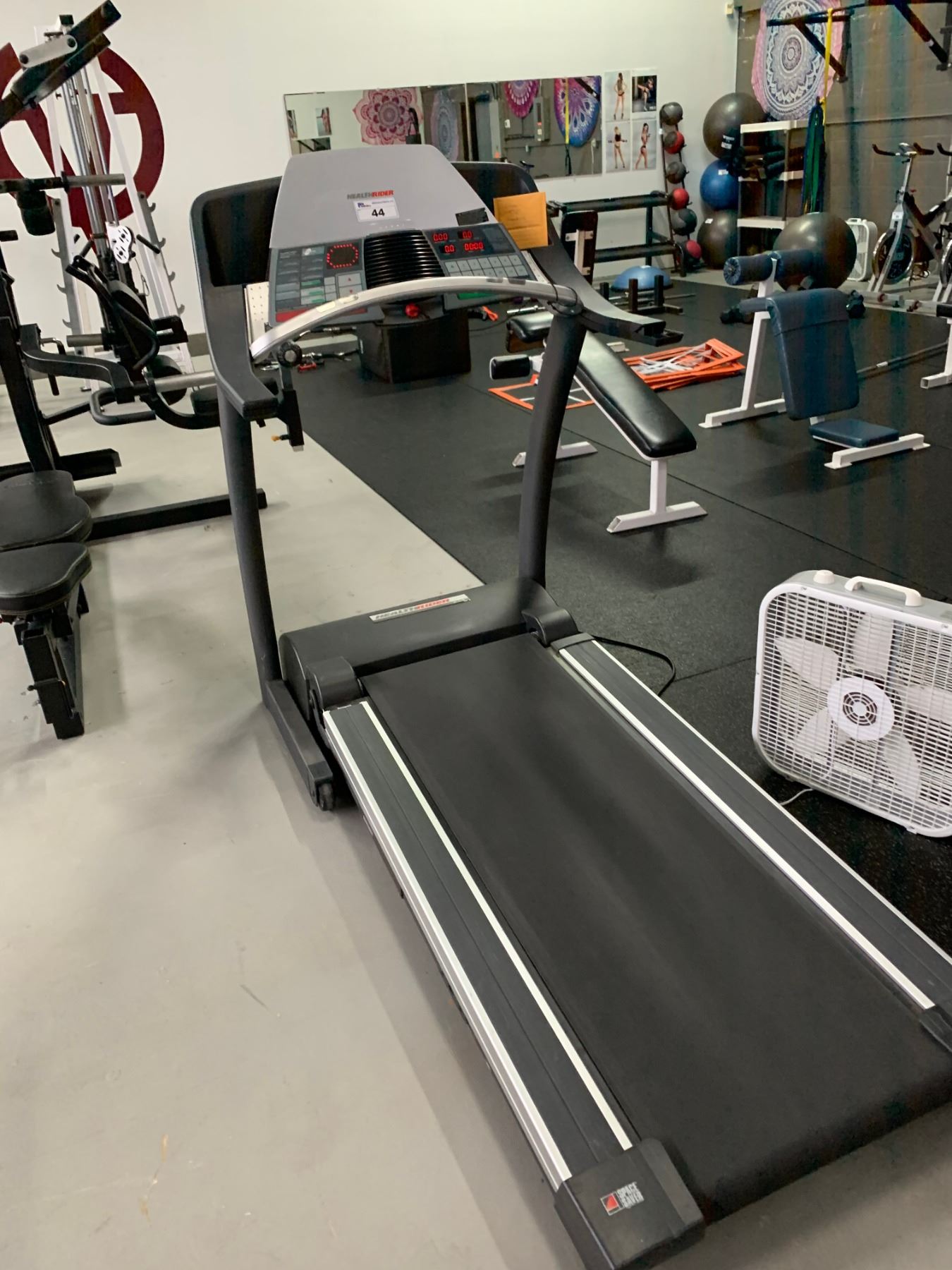 HEALTHRIDER R65 COMMERCIAL TREADMILL - Able Auctions