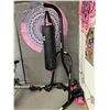 Image 1 : EVERLAST HEAVY WEIGHT BAG ON STAND WITH ASSORTED GLOVES