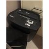 Image 2 : Fellowes Shredder & More B