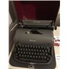 Image 3 : Fellowes Shredder & More B