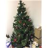 Image 2 : Christmas Décor A