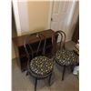 Image 1 : Bookshelf & Antique Chairs