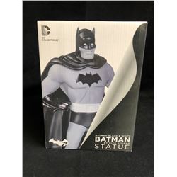 BATMAN BLACK & WHITE: DICK SPRANG BATMAN STATUE (2014) DC COLLECTIBLES