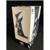 Image 2 : Batman Black and White Statue by Rafael Albuquerque