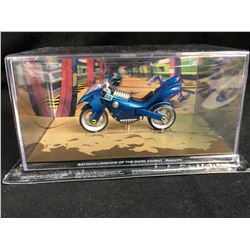 Diecast Car 1/43: Batman Cars - Batman: Legends Of The Dark Knight (Batcycle) Detective Comics